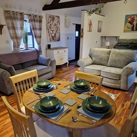 Joiners Arms - Studio Apartments Market Drayton Esterno foto
