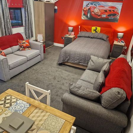 Joiners Arms - Studio Apartments Market Drayton Esterno foto