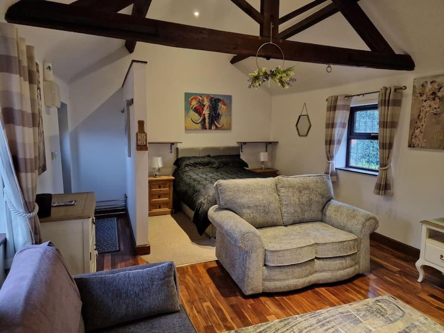 Joiners Arms - Studio Apartments Market Drayton Esterno foto