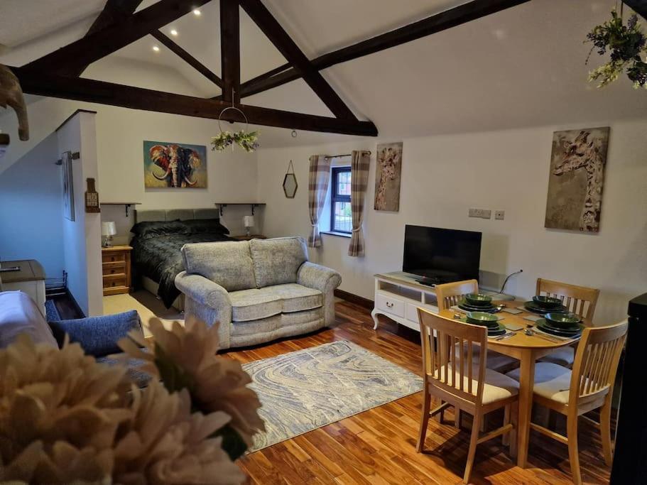 Joiners Arms - Studio Apartments Market Drayton Esterno foto