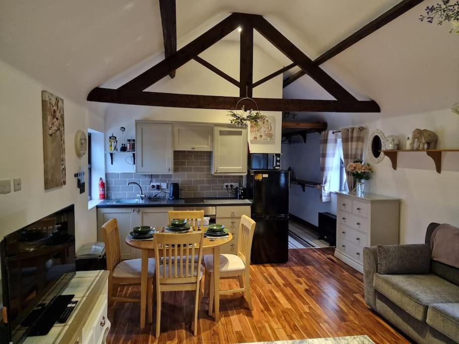 Joiners Arms - Studio Apartments Market Drayton Esterno foto